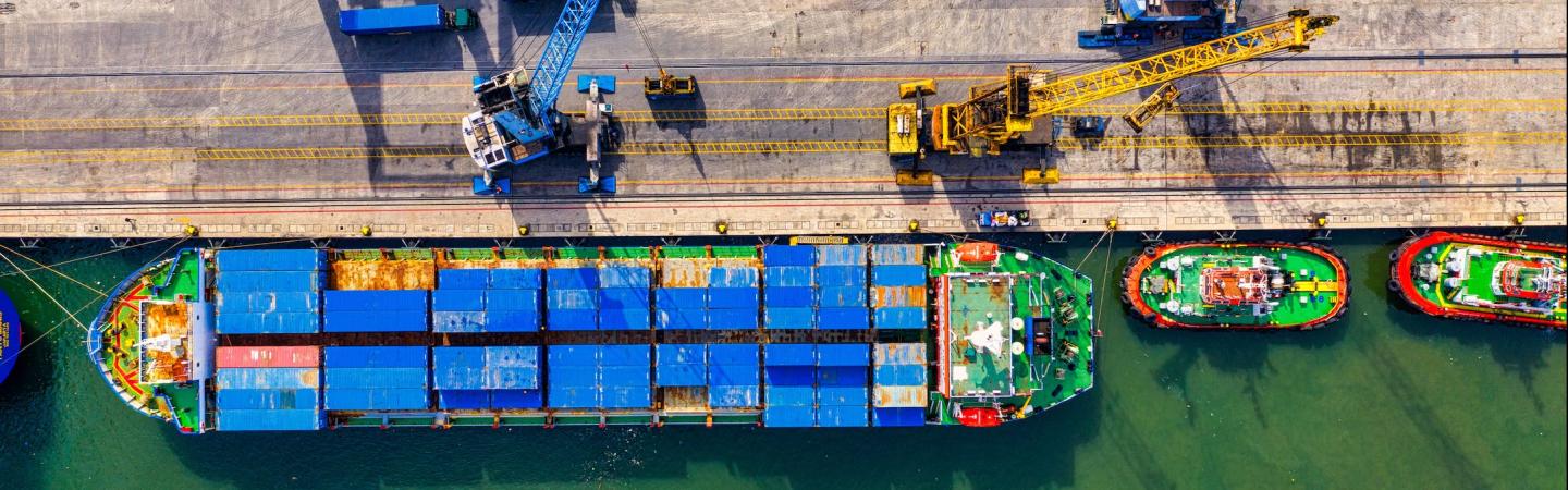 unloading a container ship