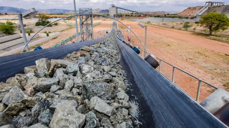 conveyor belt of mined material for sorting