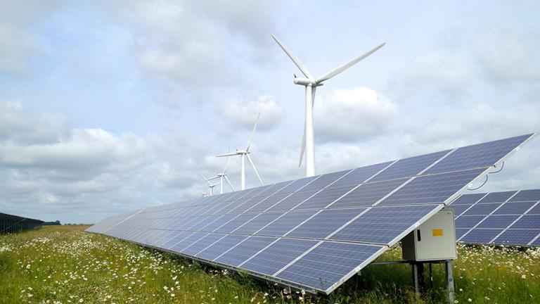 Photo: Westmill Solar Park (Source: Flickr/RTPeat)