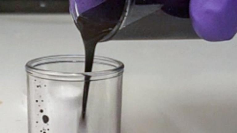 MIT researchers have developed a novel semi-solid flow battery that uses a mixture containing dispersed manganese dioxide particles, along with an electrically conductive additive called carbon black, that enables efficient electrochemical energy conversion when reacted with a zinc suspension or plate.