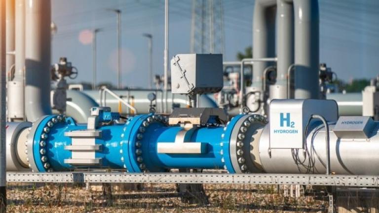 MIT research has provided new insights into how hydrogen fuel that escapes from pipelines and storage facilities can affect the climate. The results reinforce the need for preventing leakage if this clean-burning fuel comes into wide use.