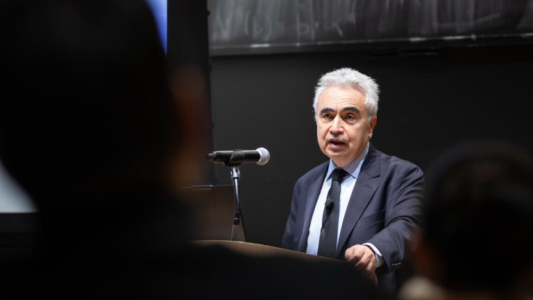 At MITEI’s 2026 Earth Day Colloquium, Fatih Birol, the executive director of the International Energy Agency, discussed the potential short- and long-term impacts of the current disruptions to the world's energy markets. 