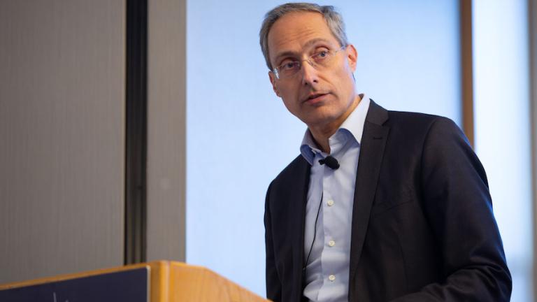 At the MIT Energy Initiative Fall Colloquium, Shell Chief Technology Officer Yuri Sebregts discussed pathways to meet growing global energy needs.