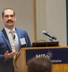 Emre Gençer discusses hydrogen at the MIT Energy Initiative’s 2019 Spring Symposium.
