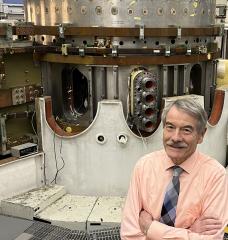 Having spent much of his career doing fusion research on the Alcator C-Mod tokamak (currently in the process of being disassembled), Ian Hutchinson has turned his attention to the solar wind, the moon, and phenomena known as electron holes.