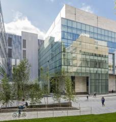 MIT.nano, MIT’s 216,000-square-foot, shared-access facility for nanoscience and nanotechnology research, has been awarded the American Institute of Architects (AIA) 2021 Committee on the Environment (COTE) Top Ten Award for excellence in sustainability and design.