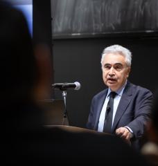 At MITEI’s 2026 Earth Day Colloquium, Fatih Birol, the executive director of the International Energy Agency, discussed the potential short- and long-term impacts of the current disruptions to the world's energy markets. 